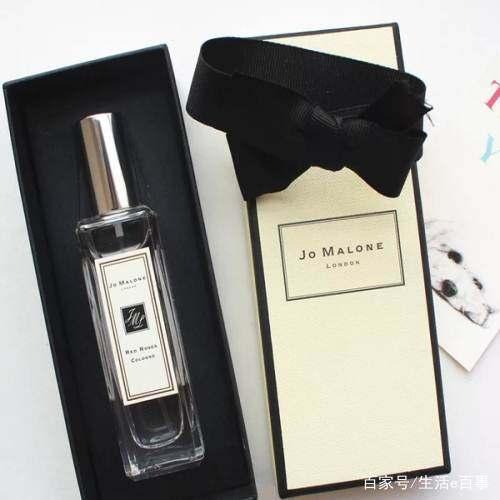 香水味道哪种好闻，十大女生公认最好闻的淡花香香水（全球最值得入手的5款香水）