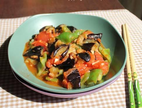 怎样烧茄子简单又好吃还不黑，10道家常烧茄子不油腻