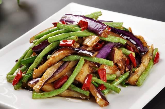 怎样烧茄子简单又好吃还不黑，10道家常烧茄子不油腻