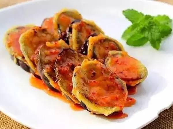 怎样烧茄子简单又好吃还不黑，10道家常烧茄子不油腻