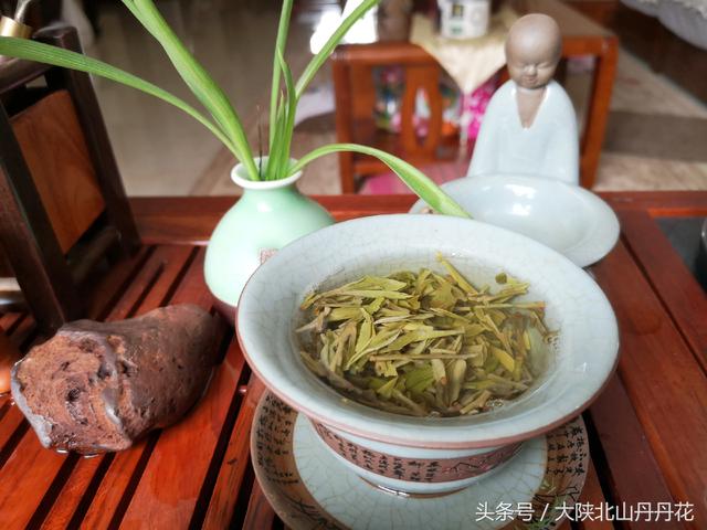 午后一盏茶的优美句子，下午茶时光发朋友圈的温馨文案