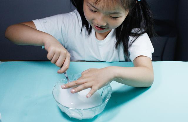 手工diy史莱姆用白胶，适合初学者的珠子泥史莱姆制作方法