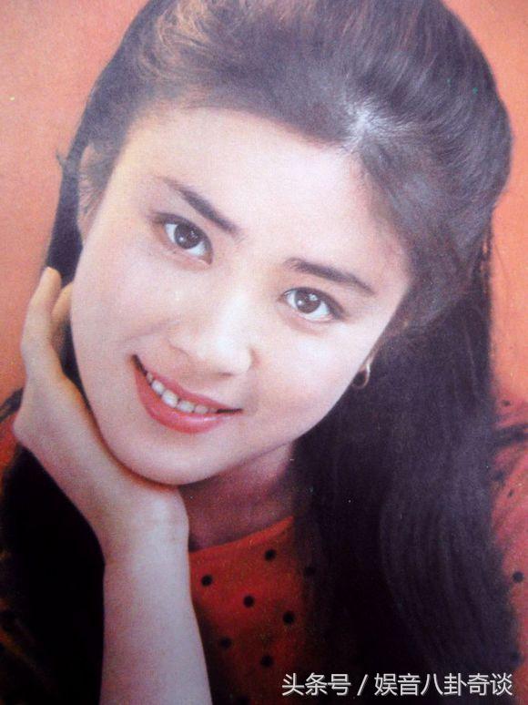 红楼梦老版演员，89版红楼梦里这些老戏骨年轻时个个美到惊艳