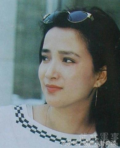 红楼梦老版演员，89版红楼梦里这些老戏骨年轻时个个美到惊艳