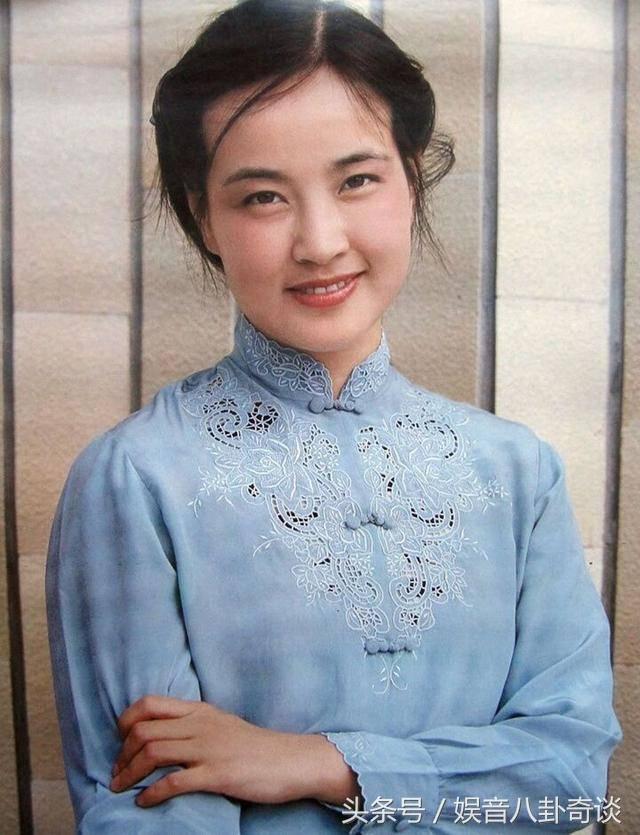 红楼梦老版演员，89版红楼梦里这些老戏骨年轻时个个美到惊艳