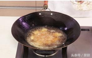 如何把带鱼炸得又酥又脆，厨师长教你做酥炸带鱼小窍门