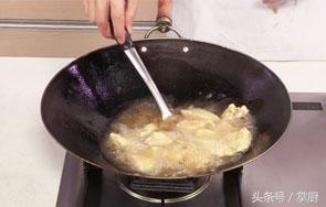 如何把带鱼炸得又酥又脆，厨师长教你做酥炸带鱼小窍门