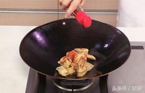 如何把带鱼炸得又酥又脆，厨师长教你做酥炸带鱼小窍门