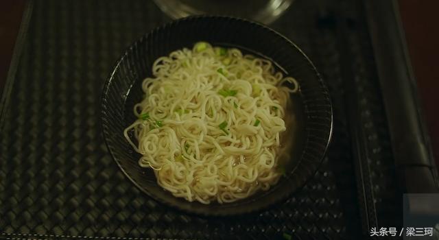 金城武的泡面神奇吃法，都在学何老师做泡面饼
