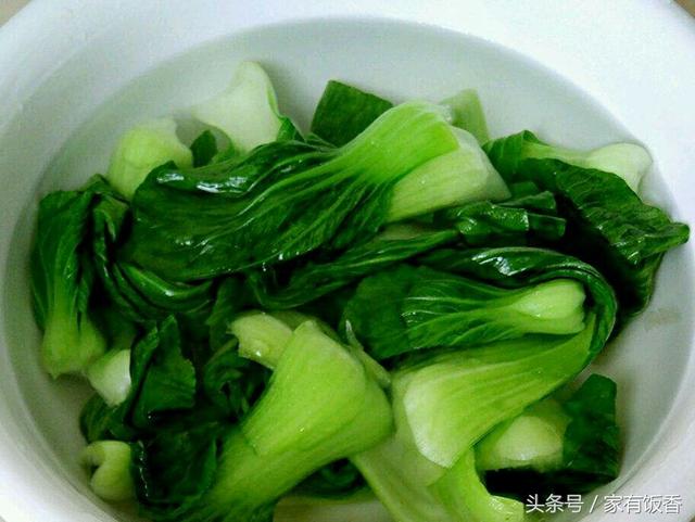 小米蔬菜粥做法大全家常，早餐来一碗蔬菜小米粥