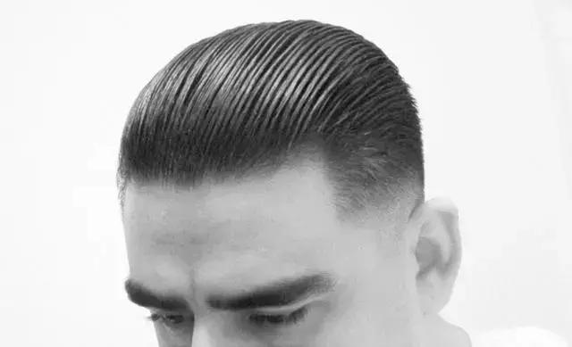 看完这篇文章我再也不纠结用发油还是发泥了，发泥是干的用还是湿的用