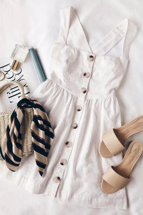 衣服去黄渍小妙招，白衣服黄渍家庭怎么去除小妙招（黄色衣服配什么颜色）