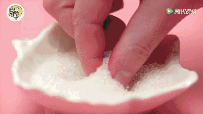 衣服去黄渍小妙招，白衣服黄渍家庭怎么去除小妙招（黄色衣服配什么颜色）