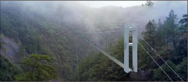 河源景点玻璃栈道，黄龙岩5D玻璃桥将在8月中旬开放
