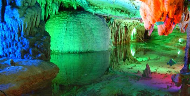 河源景点玻璃栈道，黄龙岩5D玻璃桥将在8月中旬开放