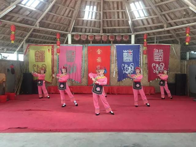 河源景点玻璃栈道，黄龙岩5D玻璃桥将在8月中旬开放