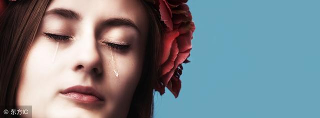 重庆地铁咬人事件，是什么让一个女人如此伤害自己