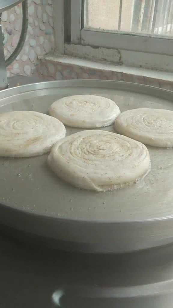 发面香酥烧饼家常做法，传统的配方做出来的最香