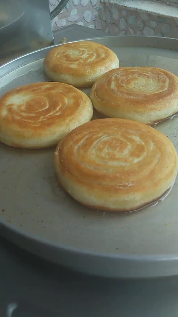 发面香酥烧饼家常做法，传统的配方做出来的最香