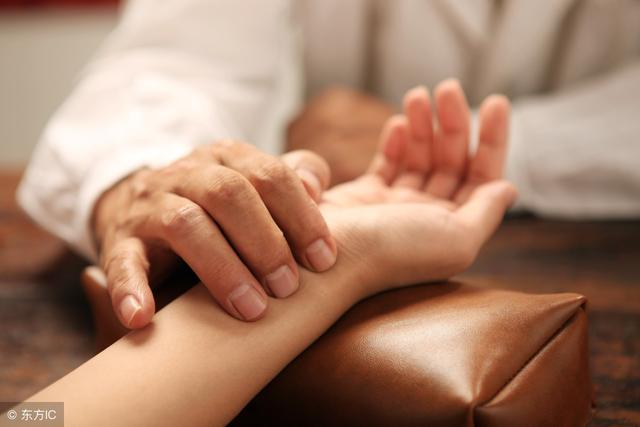 为什么脉搏很微弱，自摸脉搏较弱甚至无脉搏