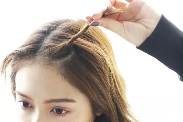 拯救短刘海的7种方法，​发型师推荐5款短下巴刘海发型