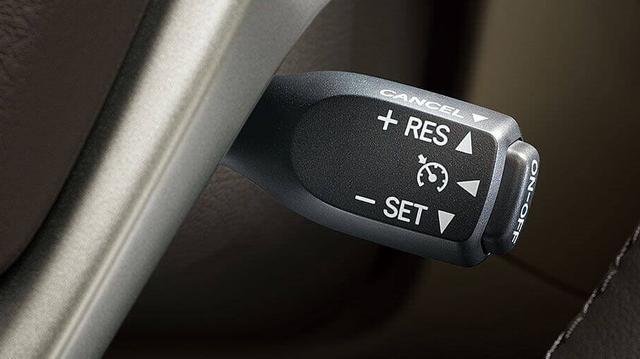 定速巡航怎么使用，行驶中定速巡航怎么用