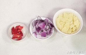 洋葱炒土豆片的做法，洋葱炒土豆片补硒补钾