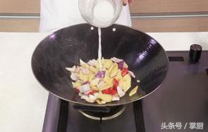 洋葱炒土豆片的做法，洋葱炒土豆片补硒补钾