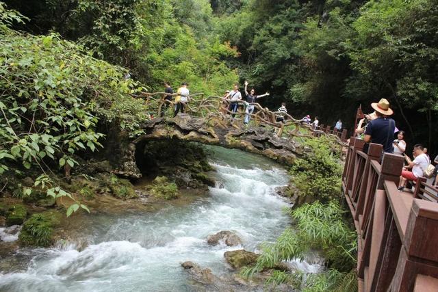 大小七孔旅游攻略，荔波小七孔游玩攻略推荐（贵州深度旅行之十三：大七孔）