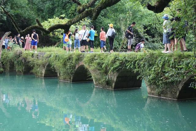 大小七孔旅游攻略，荔波小七孔游玩攻略推荐（贵州深度旅行之十三：大七孔）