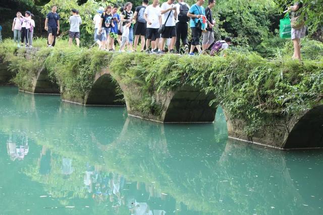 大小七孔旅游攻略，荔波小七孔游玩攻略推荐（贵州深度旅行之十三：大七孔）