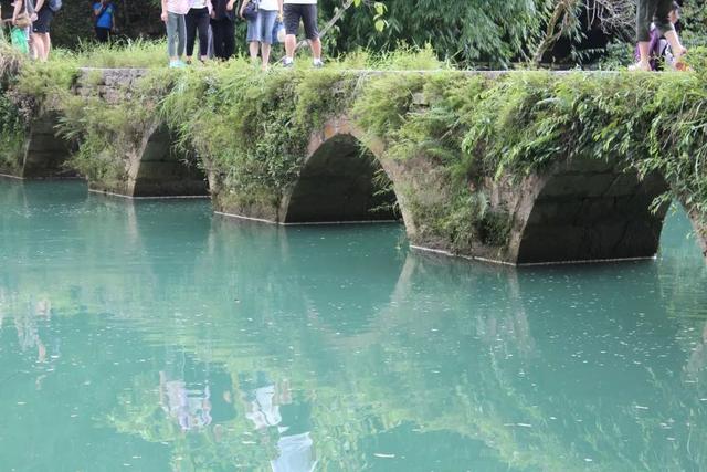 大小七孔旅游攻略，荔波小七孔游玩攻略推荐（贵州深度旅行之十三：大七孔）