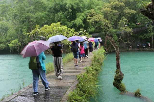 大小七孔旅游攻略，荔波小七孔游玩攻略推荐（贵州深度旅行之十三：大七孔）