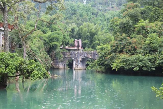 大小七孔旅游攻略，荔波小七孔游玩攻略推荐（贵州深度旅行之十三：大七孔）