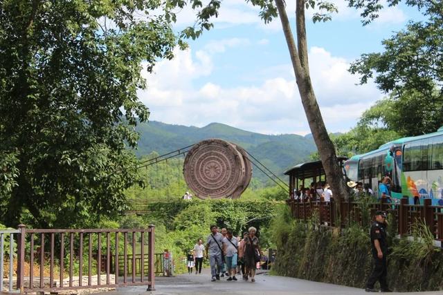 大小七孔旅游攻略，荔波小七孔游玩攻略推荐（贵州深度旅行之十三：大七孔）