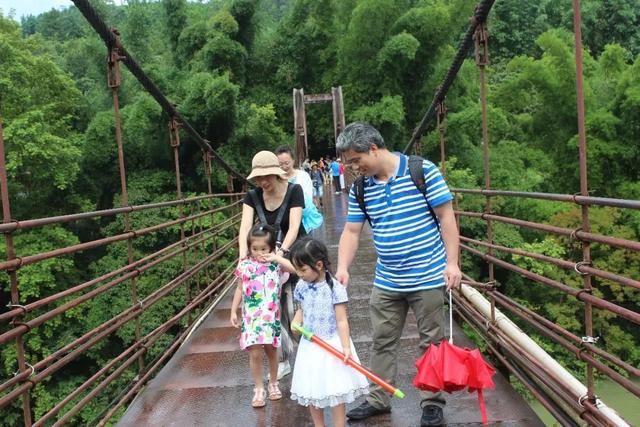 大小七孔旅游攻略，荔波小七孔游玩攻略推荐（贵州深度旅行之十三：大七孔）