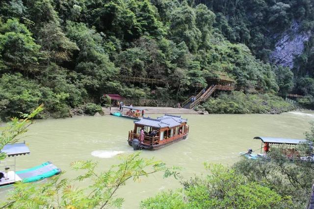 大小七孔旅游攻略，荔波小七孔游玩攻略推荐（贵州深度旅行之十三：大七孔）