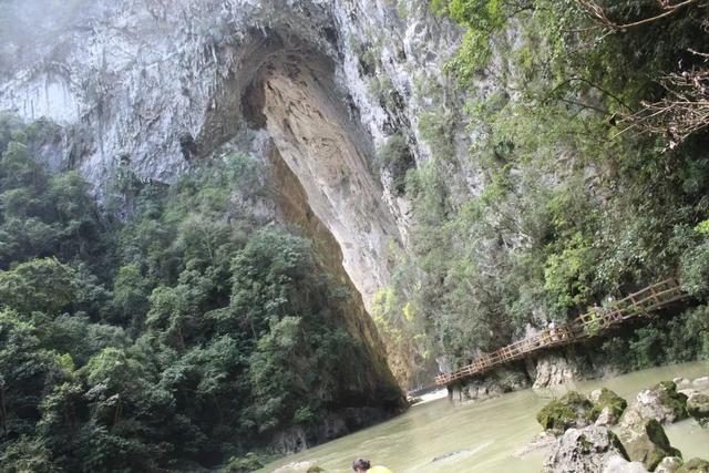 大小七孔旅游攻略，荔波小七孔游玩攻略推荐（贵州深度旅行之十三：大七孔）