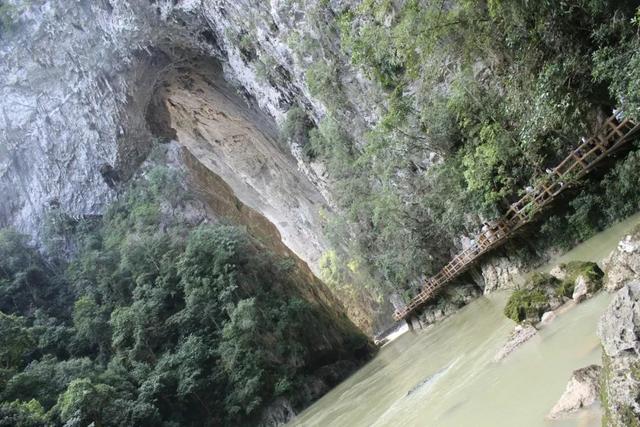 大小七孔旅游攻略，荔波小七孔游玩攻略推荐（贵州深度旅行之十三：大七孔）