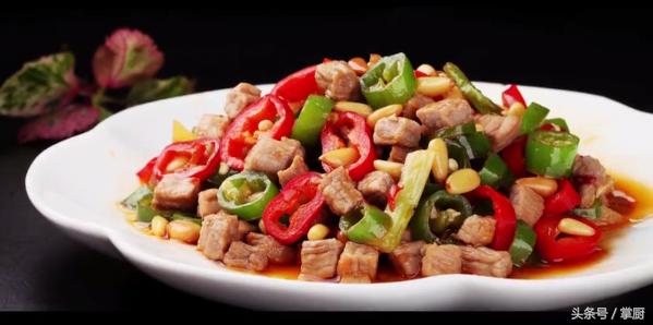 炒牛肉粒怎么做好吃窍门图解，厨师长教你做松仁牛肉粒