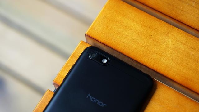 荣耀畅玩7参数配置，百元小巧全面屏荣耀畅玩7体验