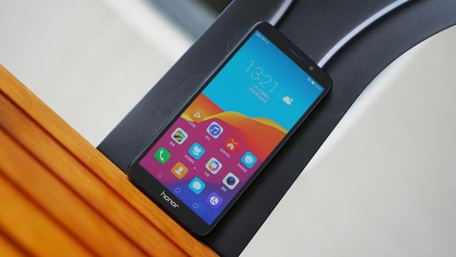 荣耀畅玩7参数配置，百元小巧全面屏荣耀畅玩7体验