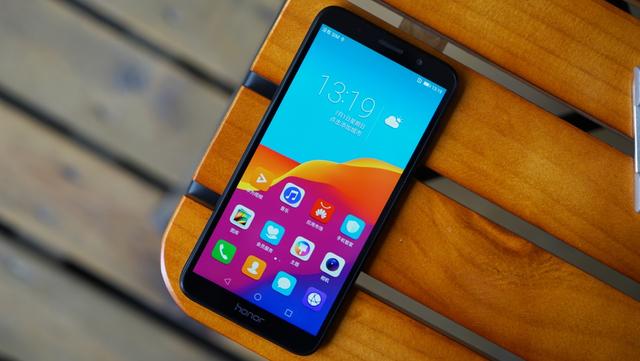 荣耀畅玩7参数配置，百元小巧全面屏荣耀畅玩7体验