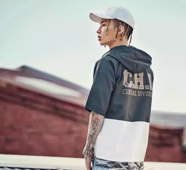 男神流行长发发型，潇洒型男专属长发