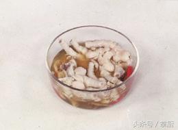 家庭自制泡椒凤爪的做法，大厨揭秘泡椒凤爪的制作方法