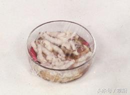 家庭自制泡椒凤爪的做法，大厨揭秘泡椒凤爪的制作方法