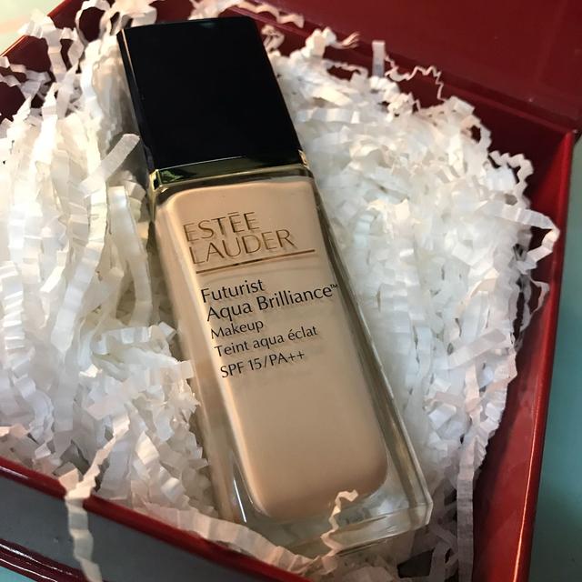 雅诗兰黛沁水粉底液，雅诗兰黛沁水粉底液怎么样好用吗（雅诗兰黛DW、沁水、白金三款粉底测评）