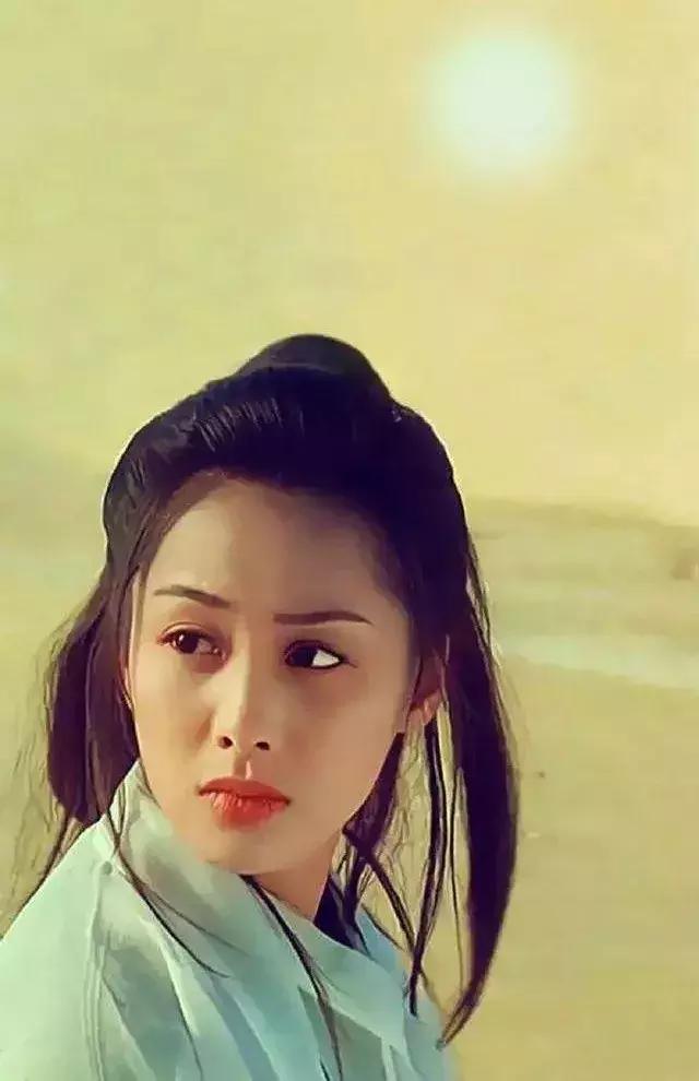 朱茵晒新照被赞，朱茵的四大美照（48岁保养得当依然容光焕发）