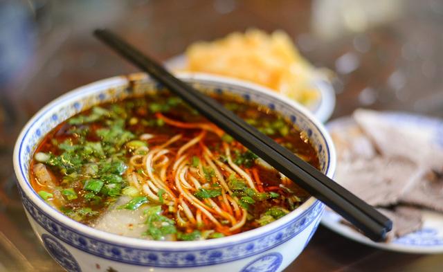 兰州牛肉拉面起源于什么时候，开遍全国的兰州牛肉拉面