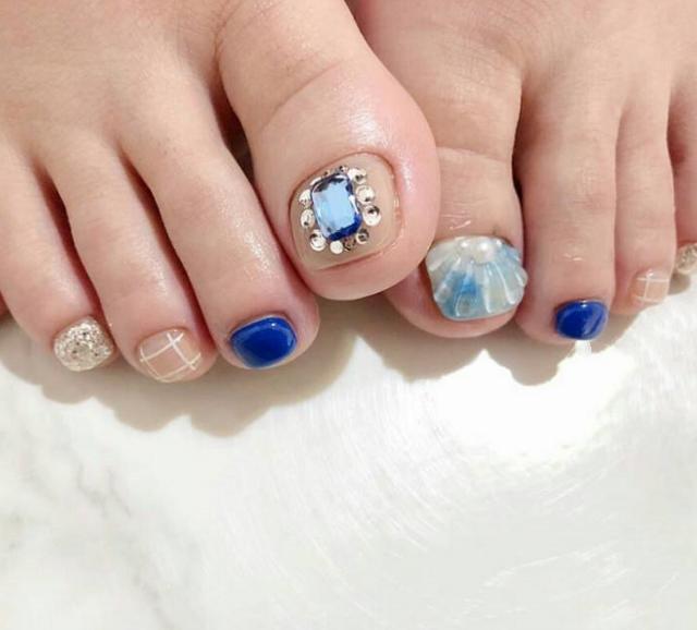 夏日脚部美甲款式推荐，5款适合夏天的美甲图片